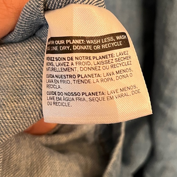 Denim Levi’s Dress💙 - Picture 4 of 5